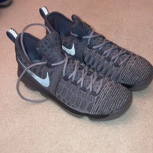 Kevin Durant Gray Shoes Size 10